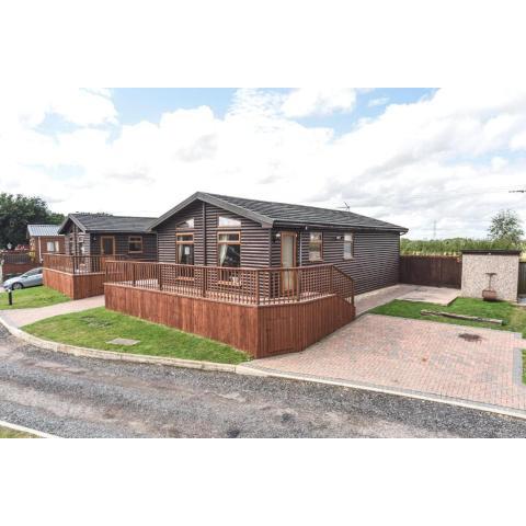 #2 Delightful 3 bedroom holiday lodge no hot tub
