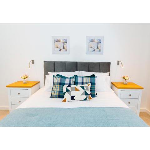Absolute Stays on Grosvenor - Close to London - Near Luton Airport - St Albans Abbey Train Station - St Albans Cathedral - Harry Potter World - Free WiFi - Contractors - Corporate