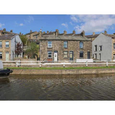 Canal View Cottage