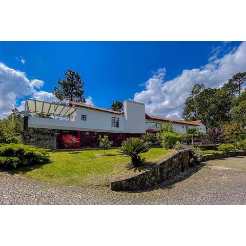 Casa para 10 pessoas em Amares