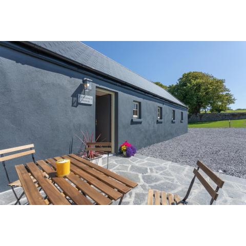 Coach House Cottage on the shores of Lough Corrib