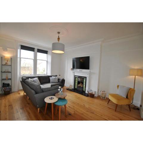 Creel Cottage- stylish cottage near the sea