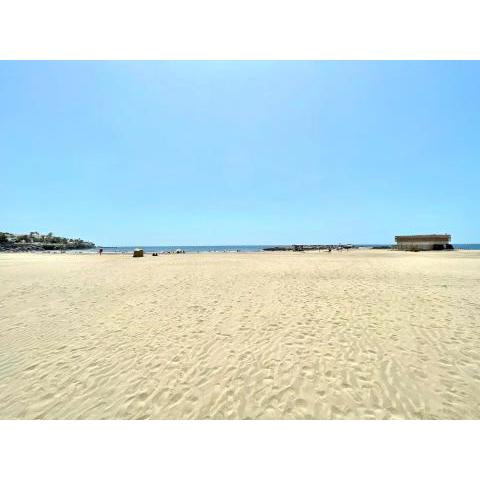 Estudio exterior triple. Wifi, a 1 minuto a pie de la Playa de Las Canteras
