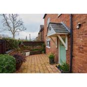 Fab 2 Bed Cotswolds Cottage with Private Courtyard