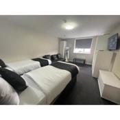 Hosted By Ryan - Studio Apartment