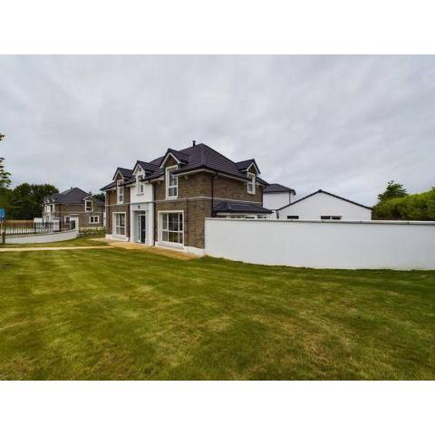 Let's Whiterock'n'Roll - Family friendly holiday home in Whiterock close to Strangford Lough - Sleeps 8