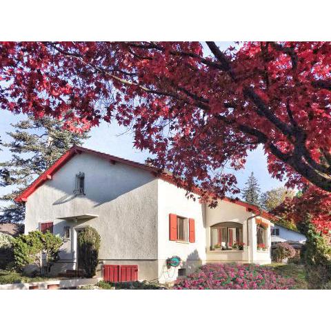 Lindo Lugar - just a 7 minute walk from the airport