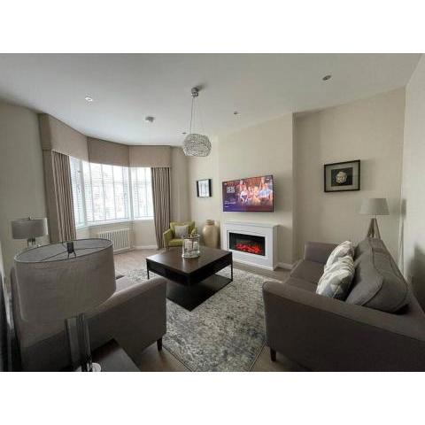Luxury 2 Bedroom Cottage
