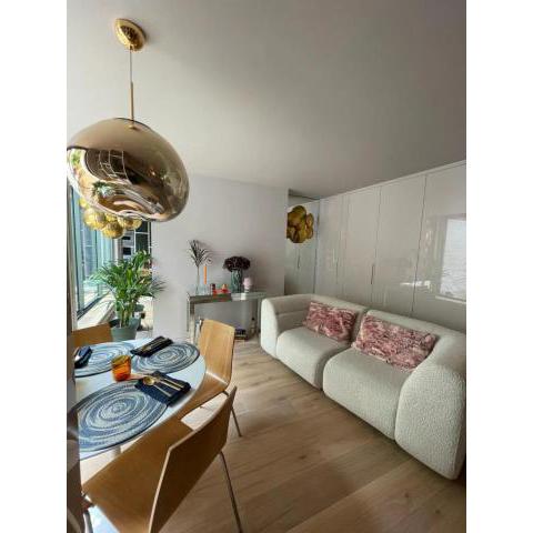 Luxury 2BD Flat wPrivate Garden - Kentish Town!