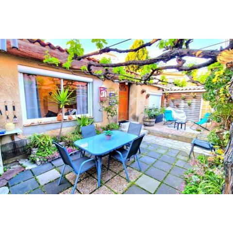 Maison d'une chambre avec jardin clos et wifi a Sete