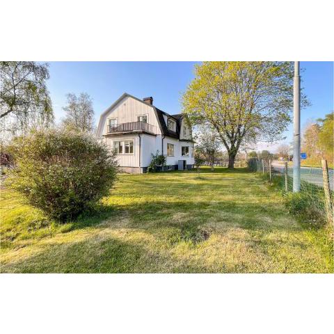 Nice Home In Traryd With Wifi And 2 Bedrooms