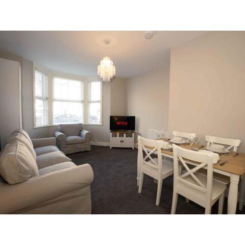 Pass the Keys Newly Renovated Ground Floor 2 Bedroom Apartment