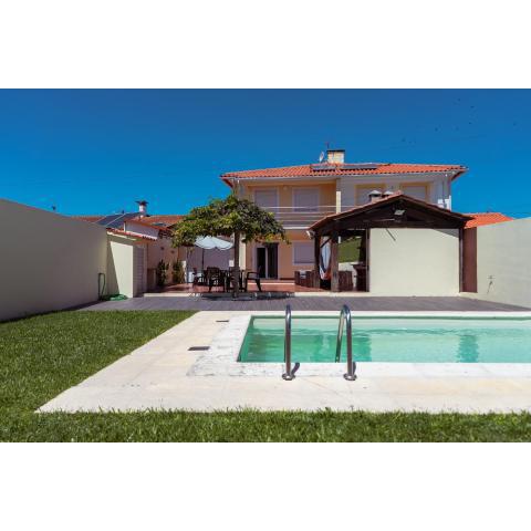 Retiro da Atafona Beach Pool House Yellow