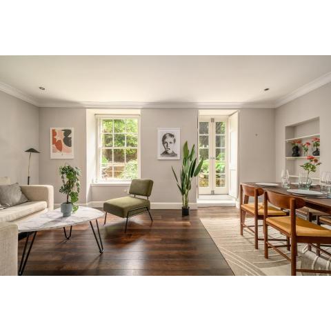Retro New Town Garden Flat