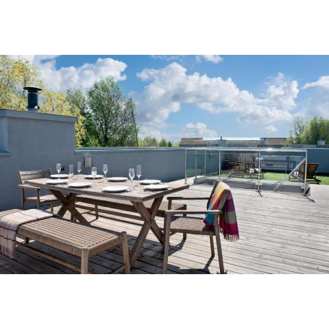 Roof terrace lakeside with access into Spa on a nature reserve Water Garden 9 WG9