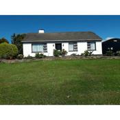 Room in Apartment - 1 Bedroom In A Homely Home With A Lovely Farm