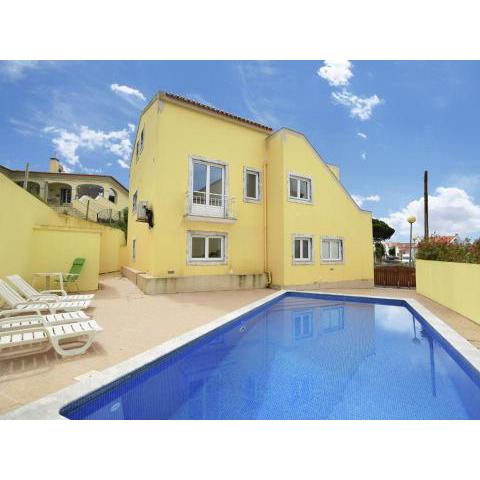 Scenic Villa in Foz do Arelho with Private Swimming Pool