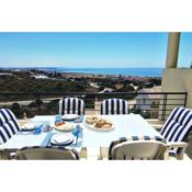Spacious 3 bedroom apartment with seaview