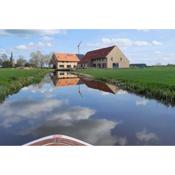 Spacious holiday home in Leons with garden
