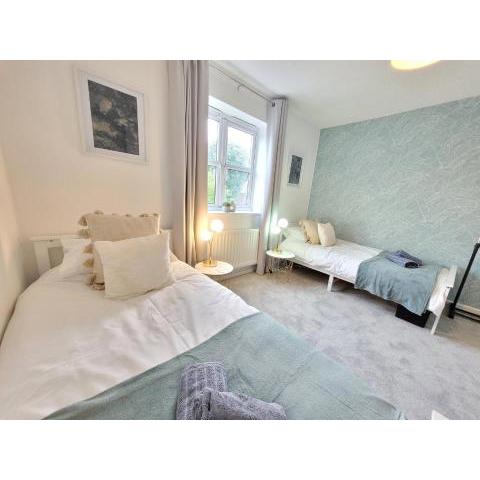 Stay @ Enville Close, Birmingham Airport & NEC