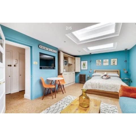Stylish Notting Hill Air Conditioned studio