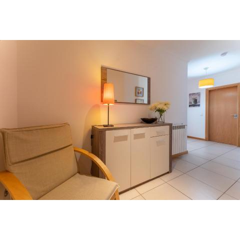 T2 Enzo Apartment