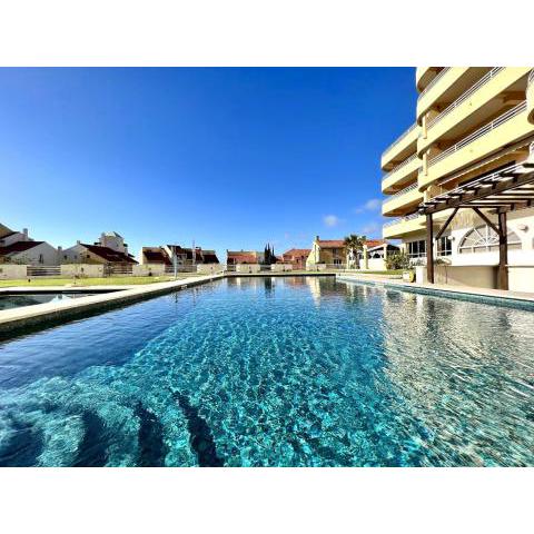 Vilamoura Marina Mar 1 with Pool by Homing